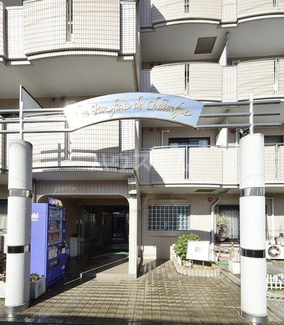 19/25 エントランス