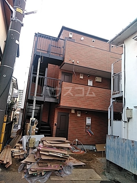 19/23 エントランス