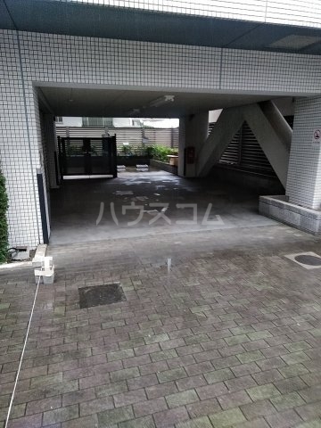 27/30 駐車場
