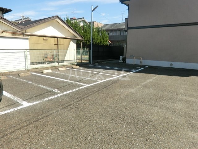 2/2 駐車場
