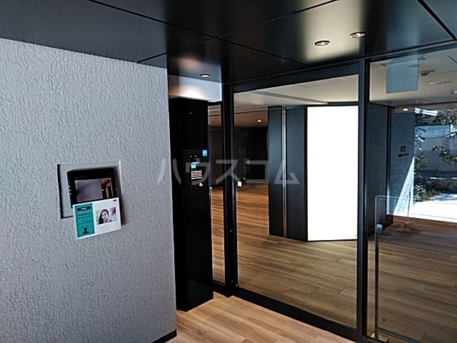 20/30 エントランス