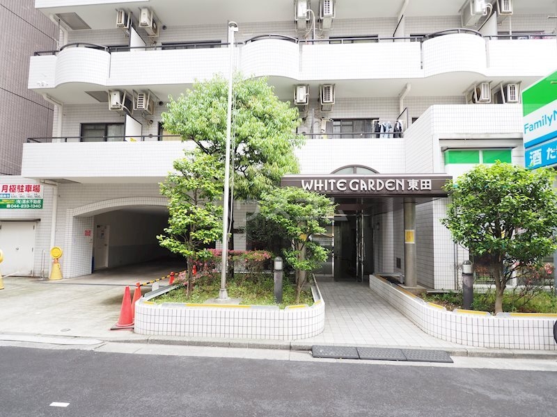 16/22 エントランス