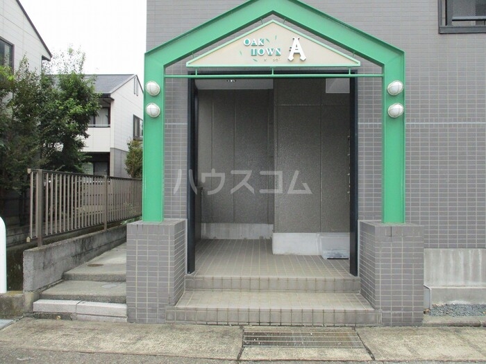 16/19 エントランス