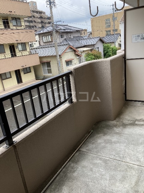 13/22 バルコニー