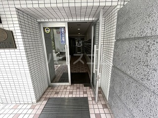 22/30 エントランス