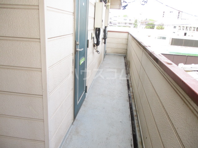 26/28 エントランス