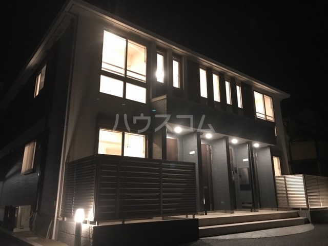 23/30 エントランス