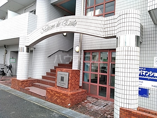 27/29 エントランス