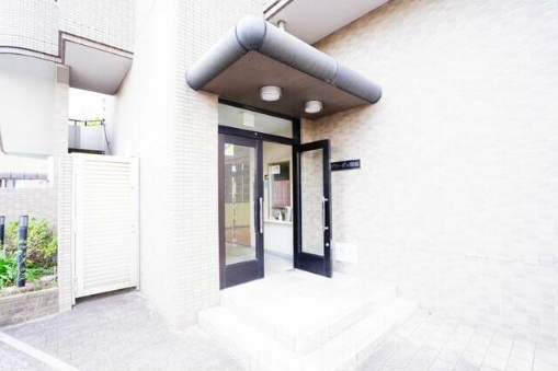 14/19 エントランス