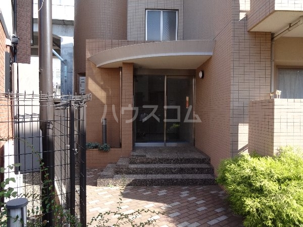 21/28 エントランス