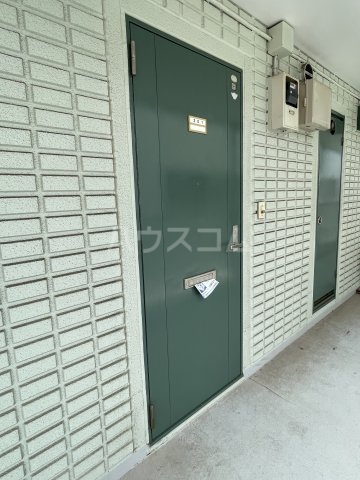 23/27 エントランス