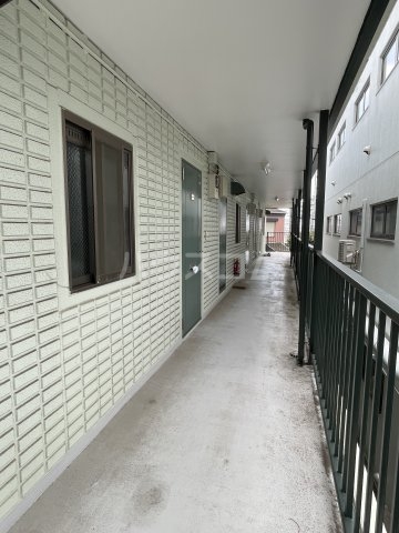 24/27 エントランス