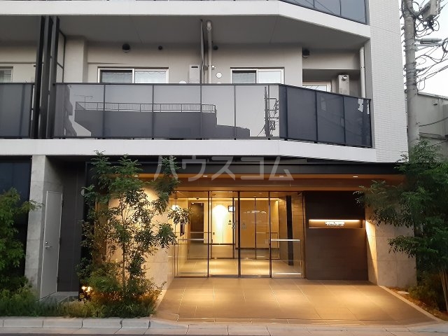 28/30 エントランス