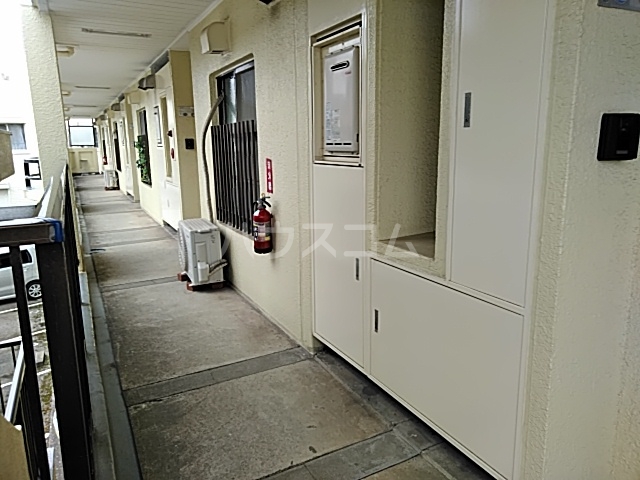 2/4 エントランス