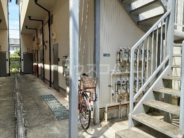 24/30 エントランス