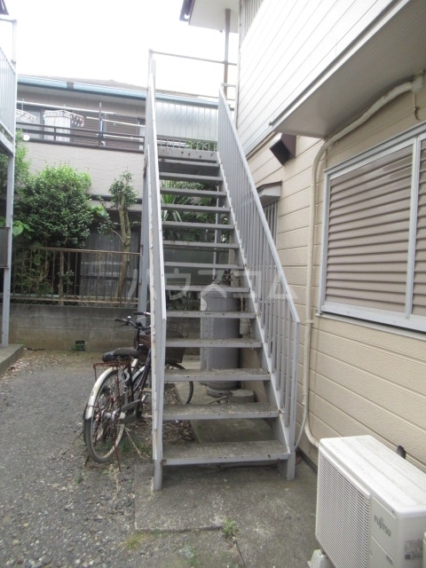 21/30 エントランス