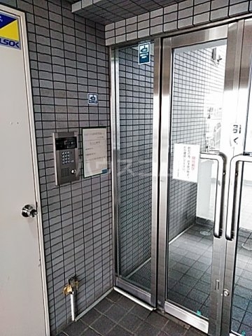 24/30 エントランス