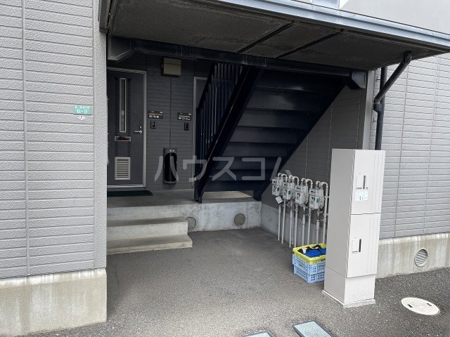 26/30 エントランス