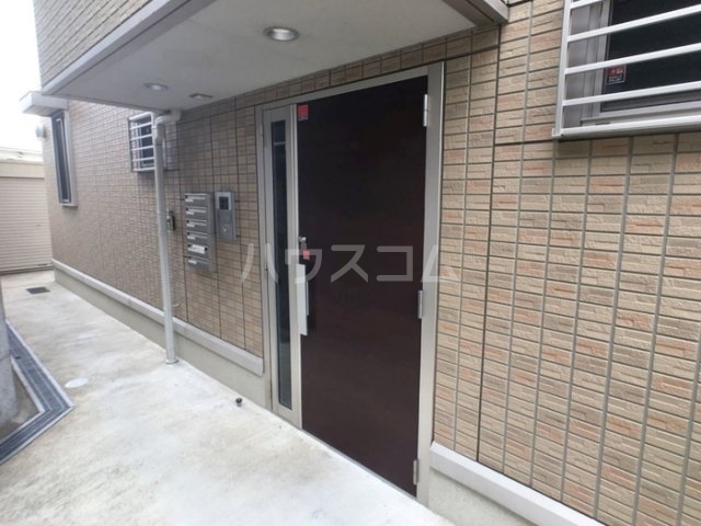 16/21 エントランス