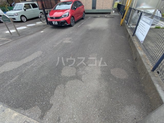 2/2 駐車場