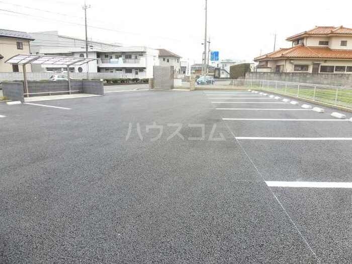 17/23 駐車場