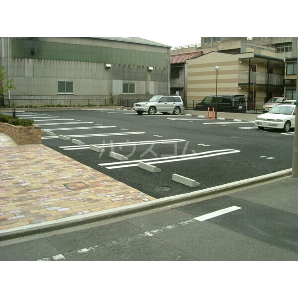 22/30 駐車場