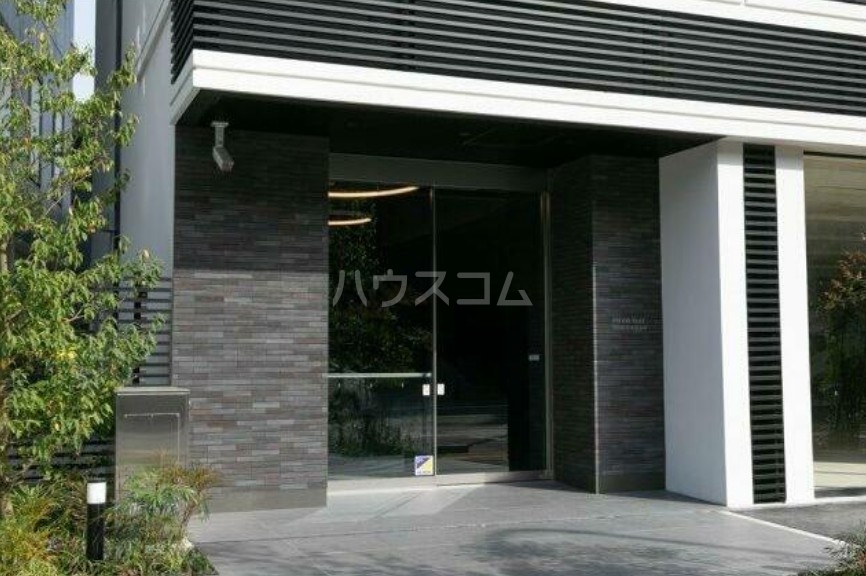 16/27 エントランス