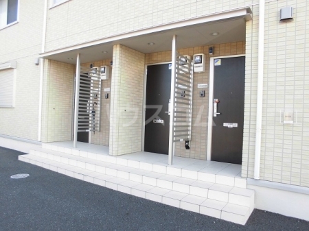 16/19 エントランス