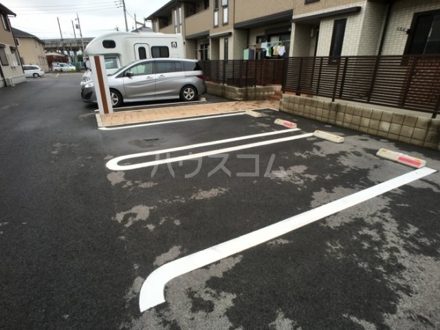 28/30 駐車場