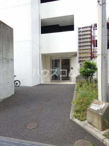 25/30 エントランス