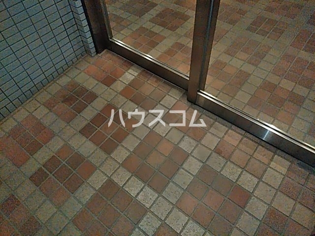 17/27 エントランス