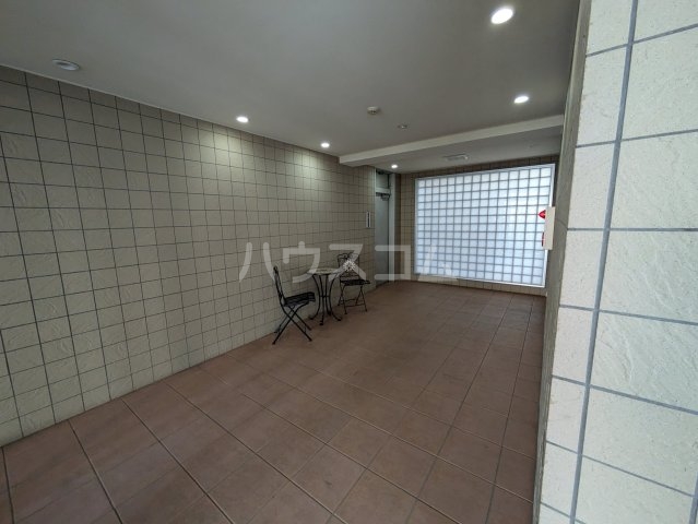 16/22 エントランス