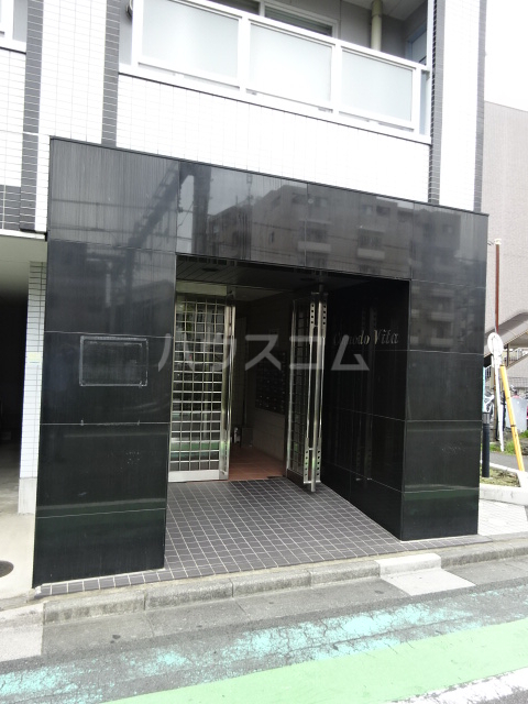 24/29 エントランス