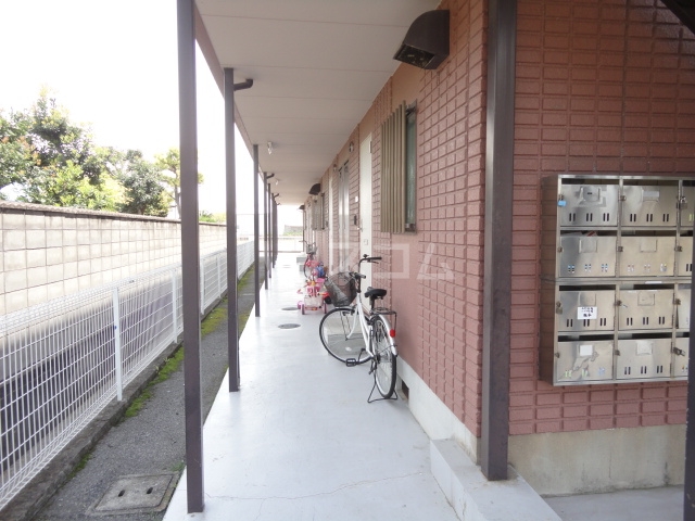 21/25 エントランス