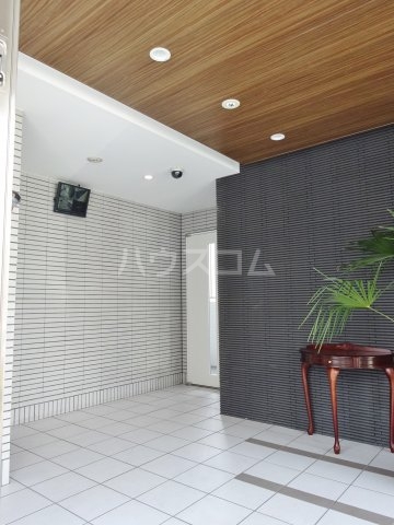 16/26 エントランス