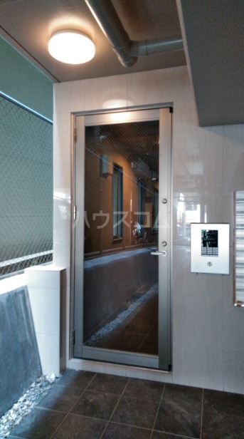 15/23 エントランス