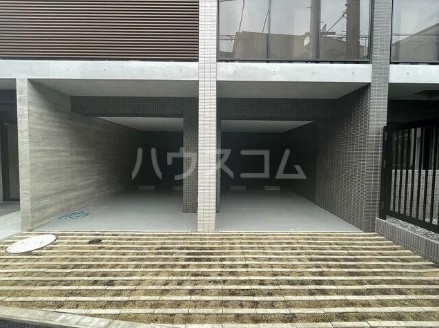16/16 エントランス