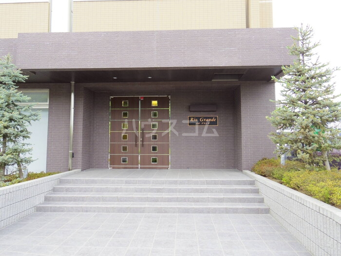 26/30 エントランス