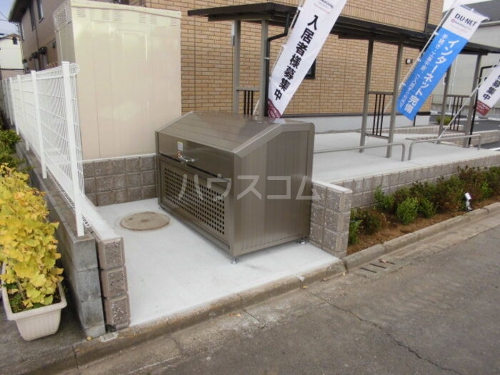 27/30 エントランス