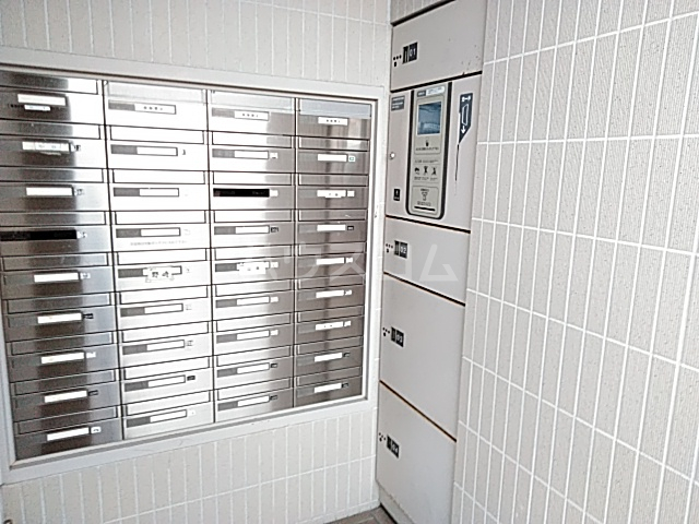 24/30 エントランス