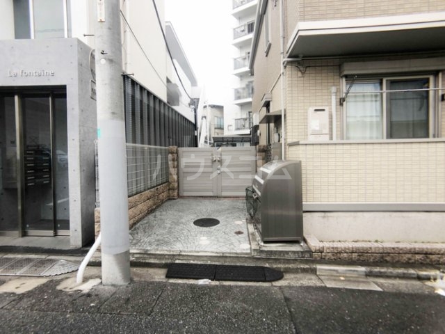 3/7 エントランス