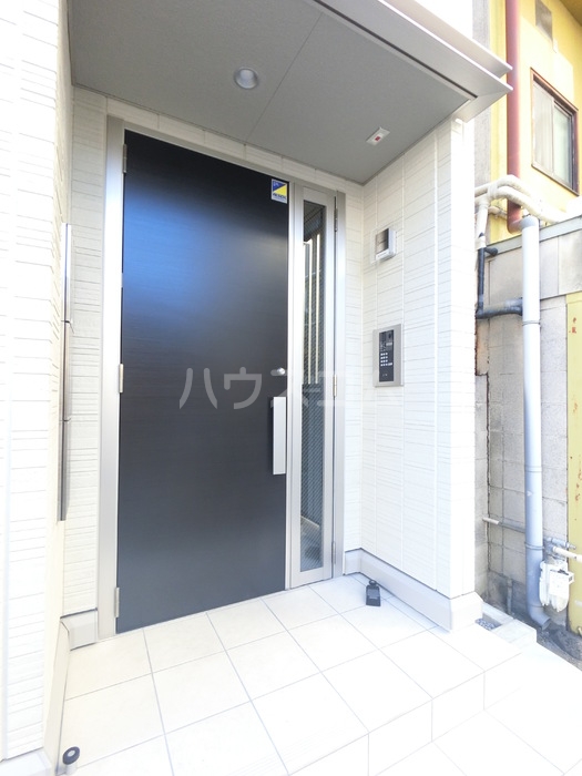 15/22 エントランス