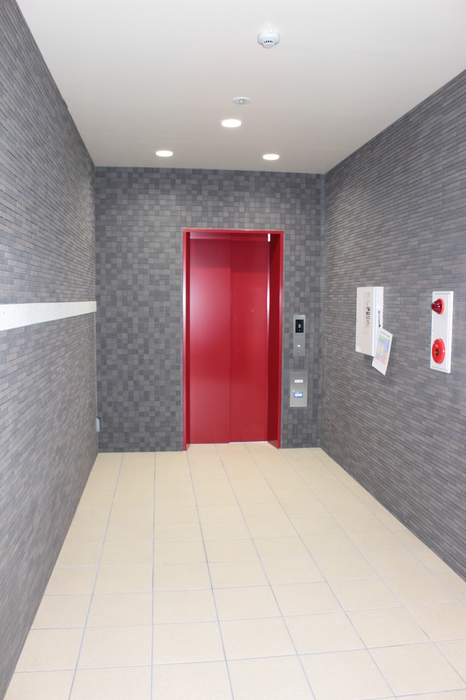 17/27 エントランス