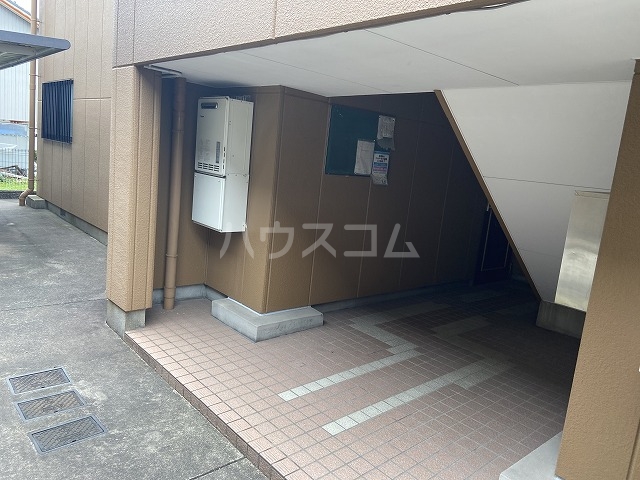 22/29 エントランス