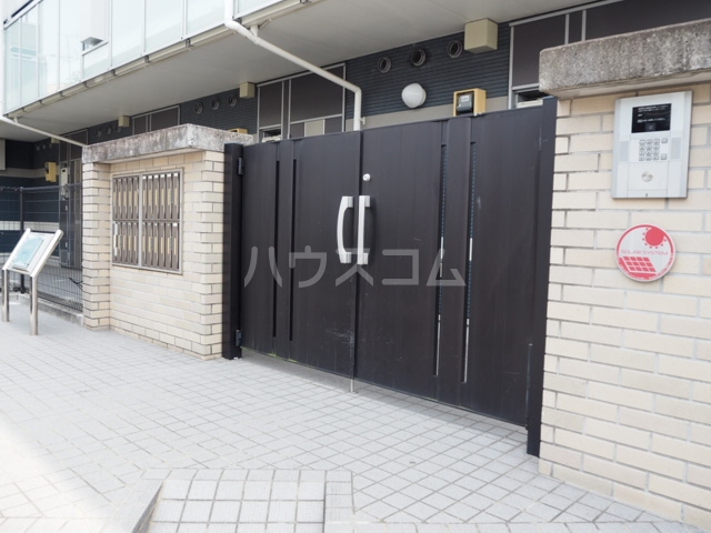 2/4 エントランス