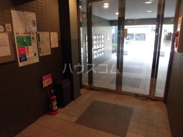 19/20 エントランス