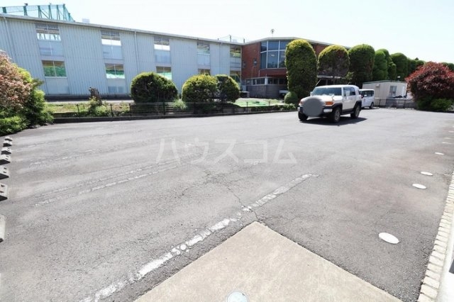 2/3 駐車場