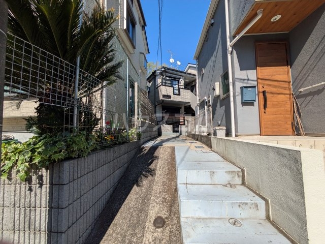 2/5 エントランス