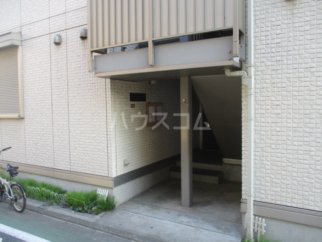 18/18 エントランス