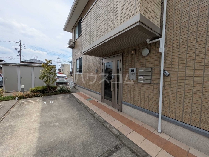 22/24 エントランス